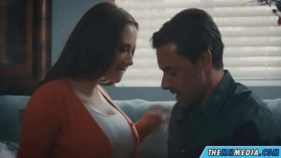 Romantikong pakighilawas sa usa ka maayong busty nga inahan